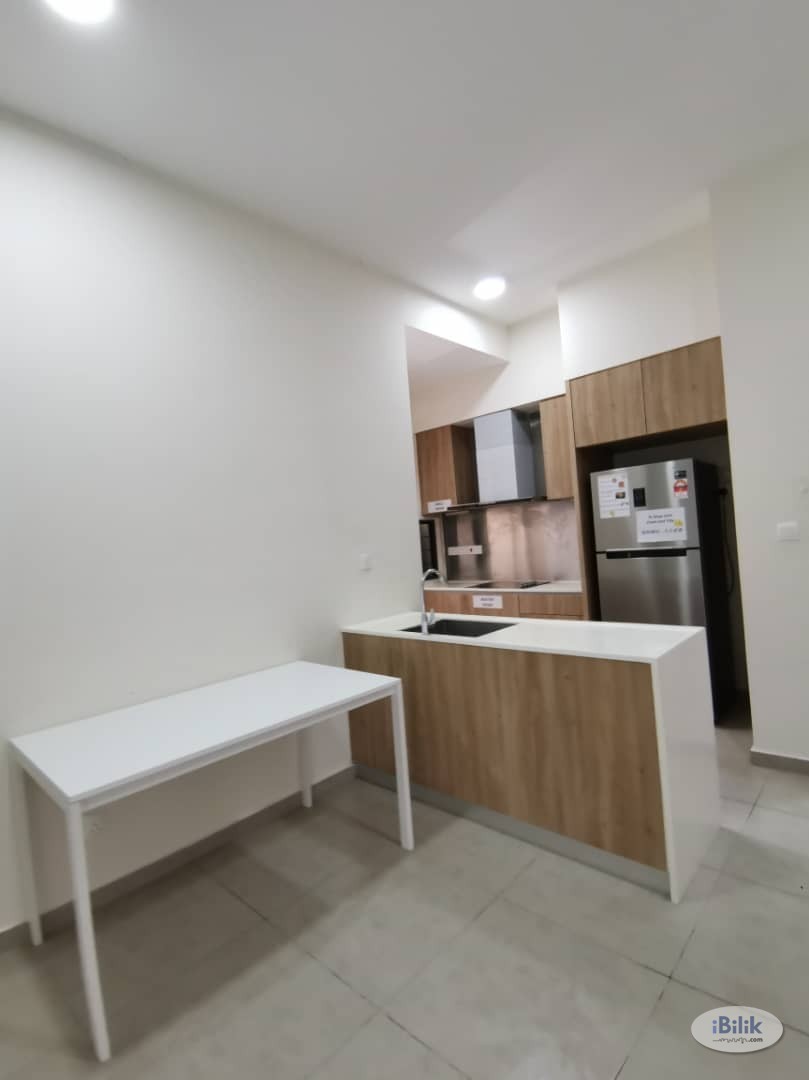 Middle Room at The Petalz, Old Klang Road - Image 3