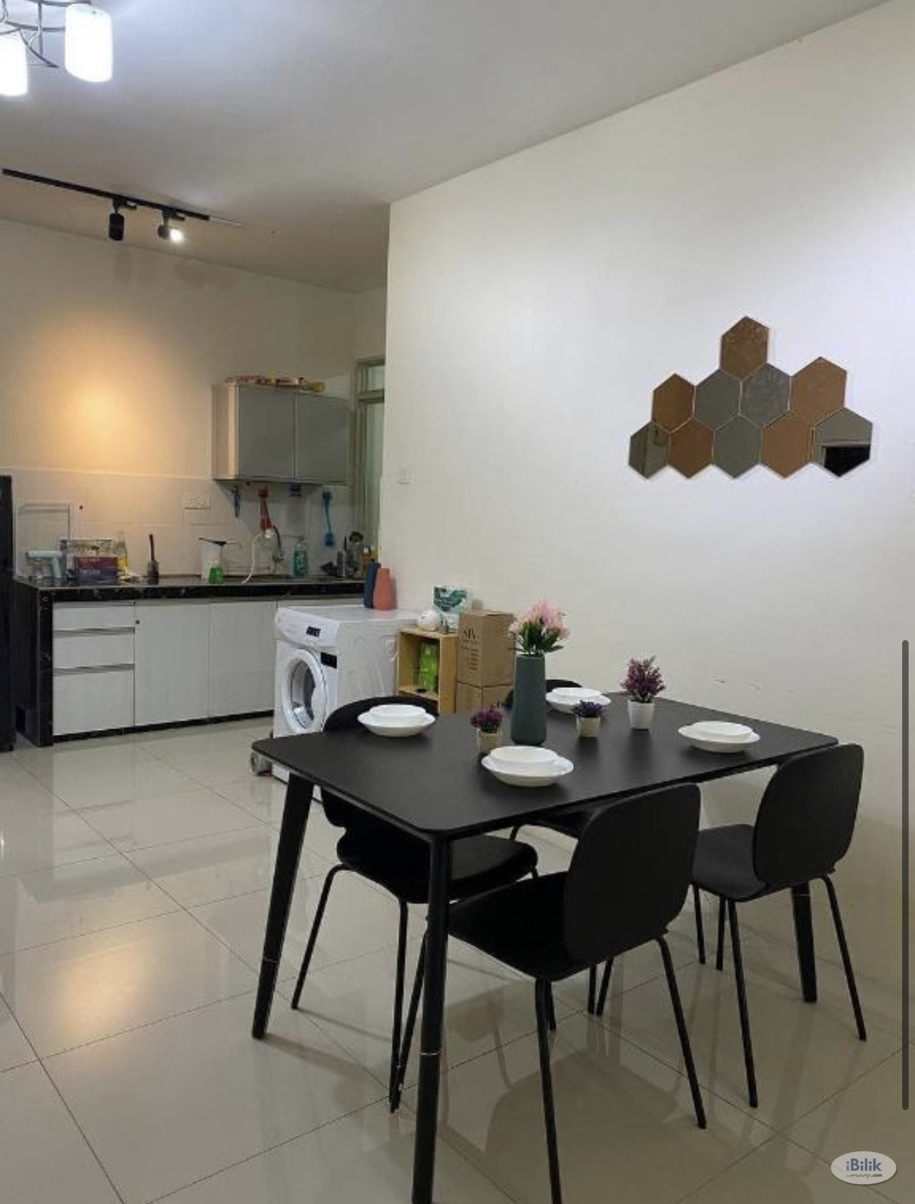 [PV13 TARUC] [ FEMALE UNIT ] ❣️ MIDDLE  ROOM with BALCONY ❣️ FREE BILLS - Image 1
