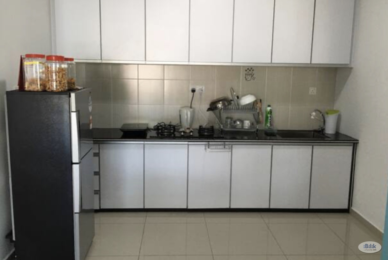 Middle Room furnished with Free 500mbps Wifi included in rental - Image 4