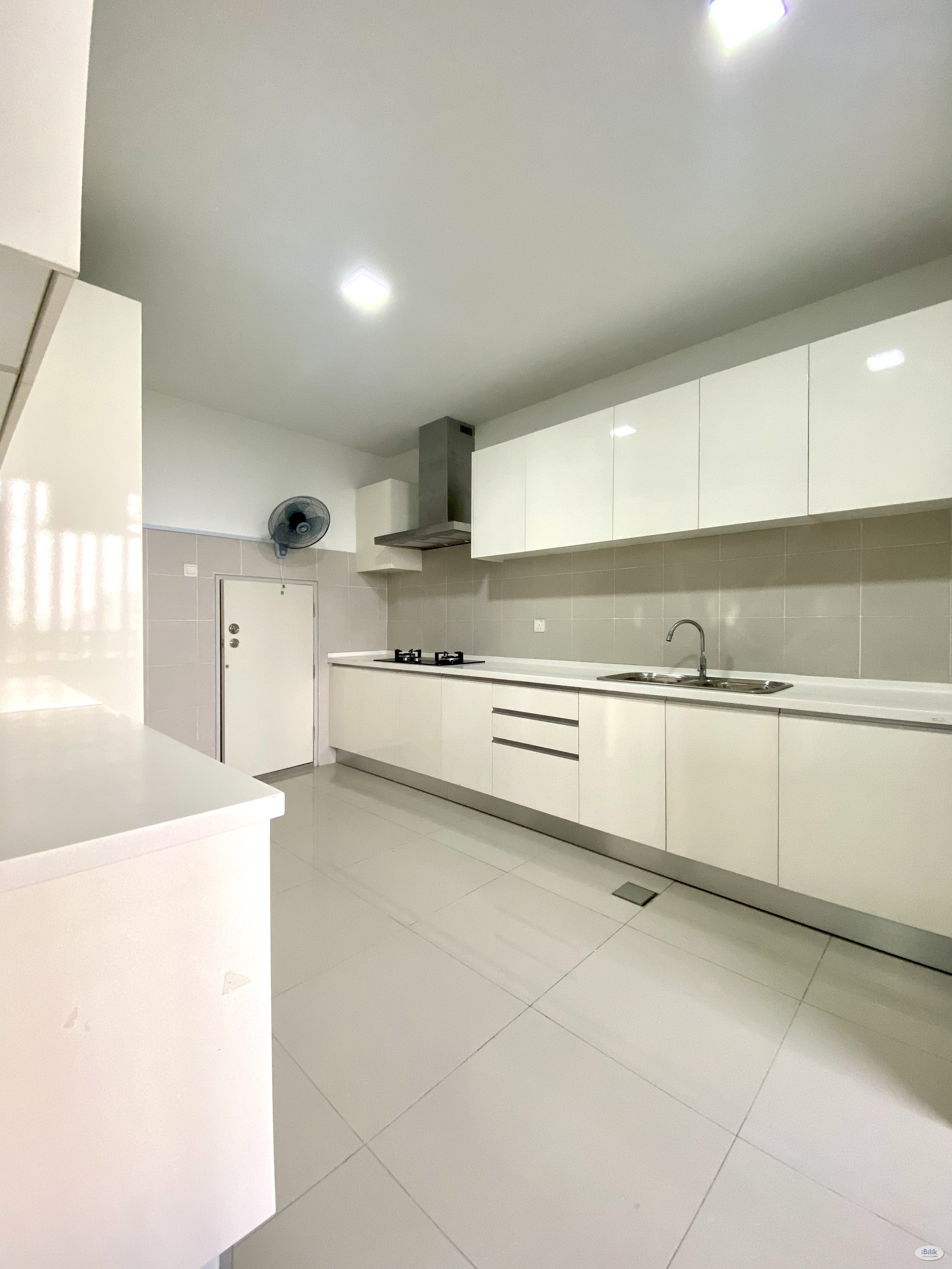 👉🏻Master Room For Rent At I-Residences👈🏻 - Image 1