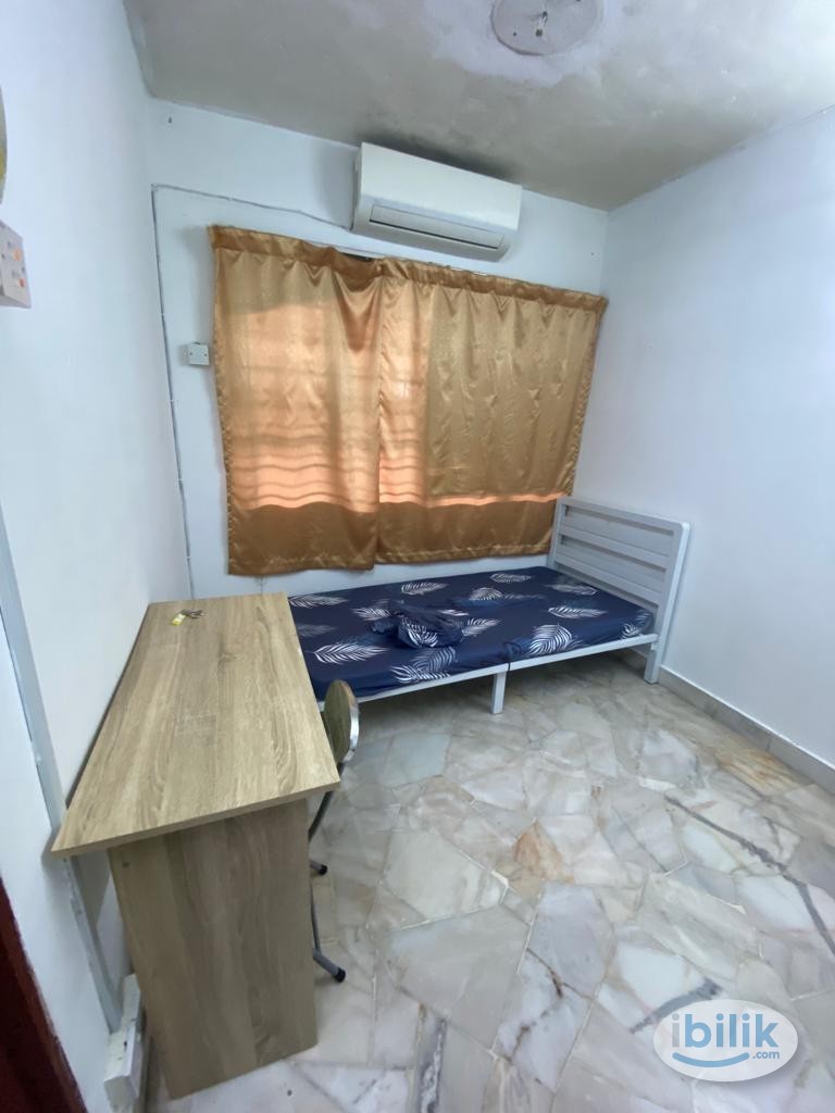 Middle Room at SS18, Subang Jaya - Image 1