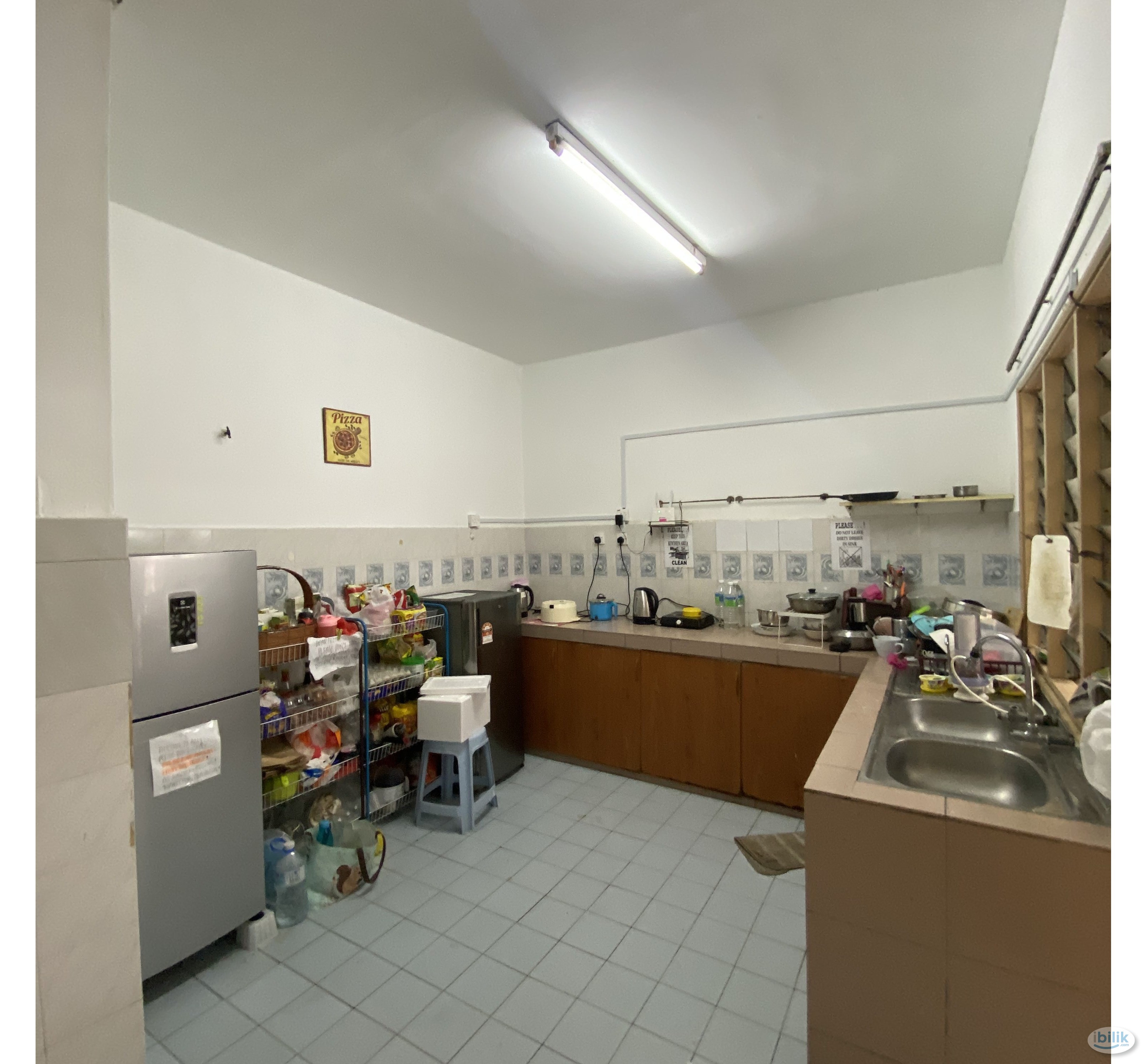 Middle Room at Pinggiran USJ 1, Subang Jaya - Image 1