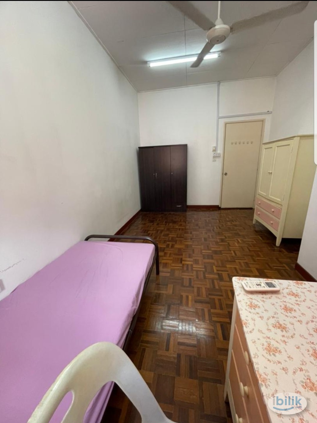 Middle Room at Seri Utama, Kota Damansara - Image 1