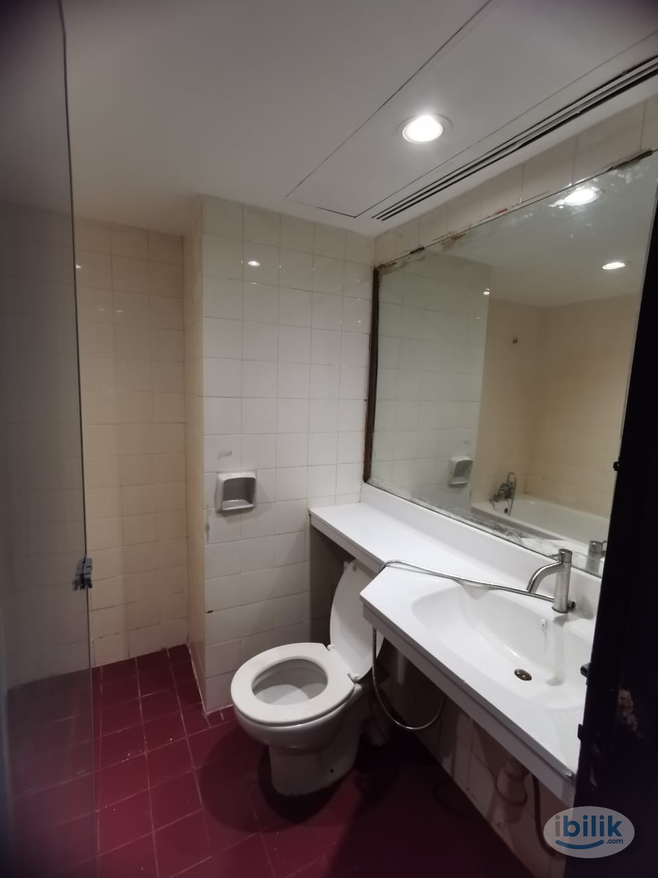 M1 HOTEL @ CHEAPEST ROOM AT TOWN - 3 MIN WALKING DISTANCE TO CHOW KIT MONORAIL - New Renovated Room (Fully-furnished wit - Image 2