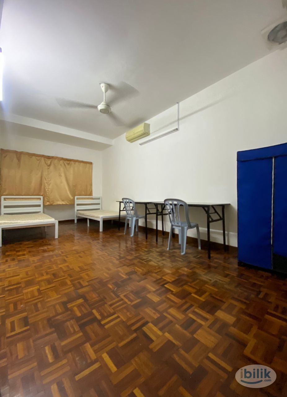 0% DEPOSIT - Middle room for rent at PJ SS2/74 - STRATEGC LOCATION AND SPACIOUS ROOM - KELANA JAYA / TAMAN SEA / TAMAN P - Image 1