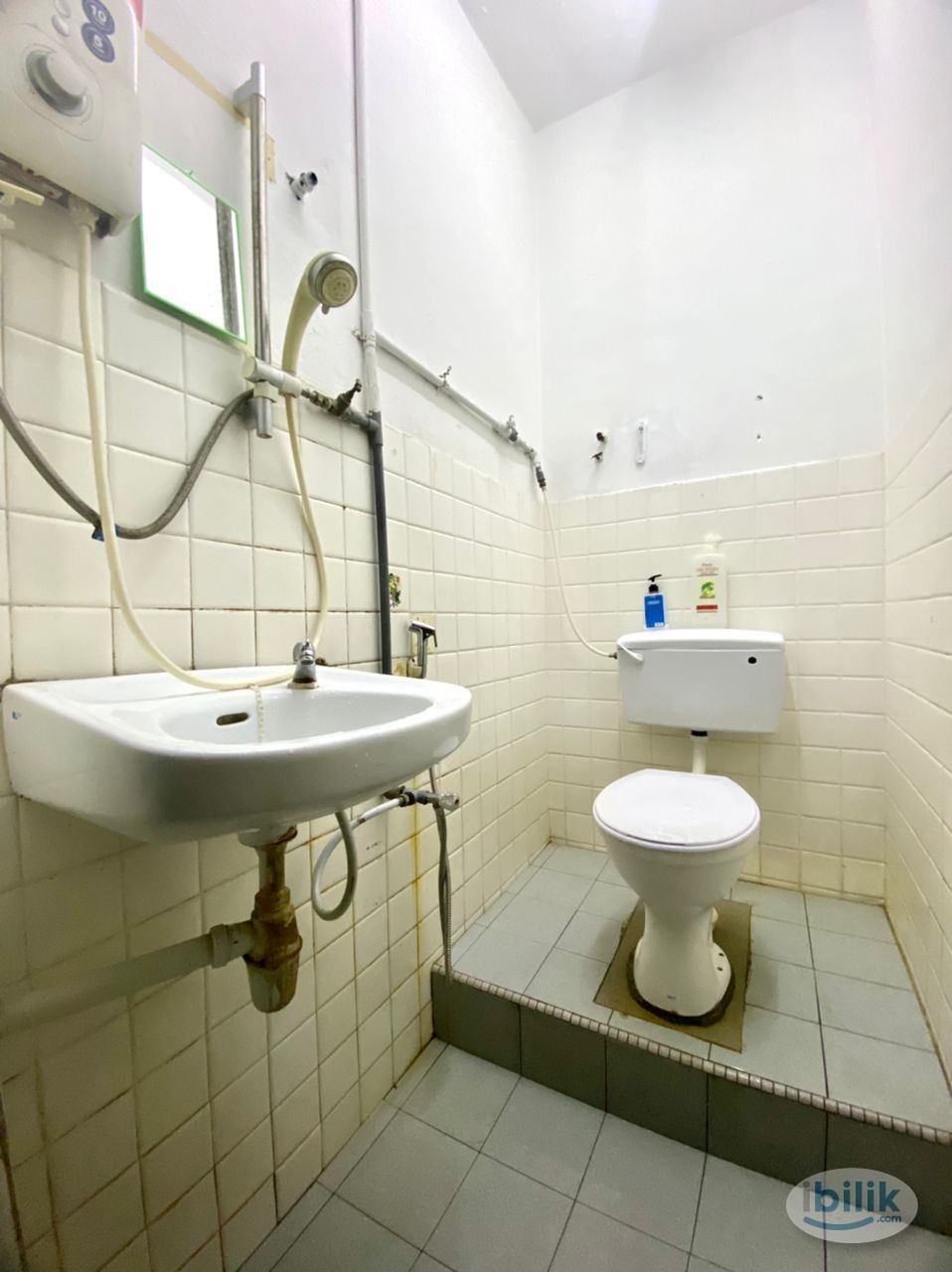 NO DEPOSIT - Middle room for rent at PJ SS2/48 – PRIVATE BATHROOM ONLY SHARE WITH ROOM BESIDE (QUEEN BED) - KELANA JAYA  - Image 2