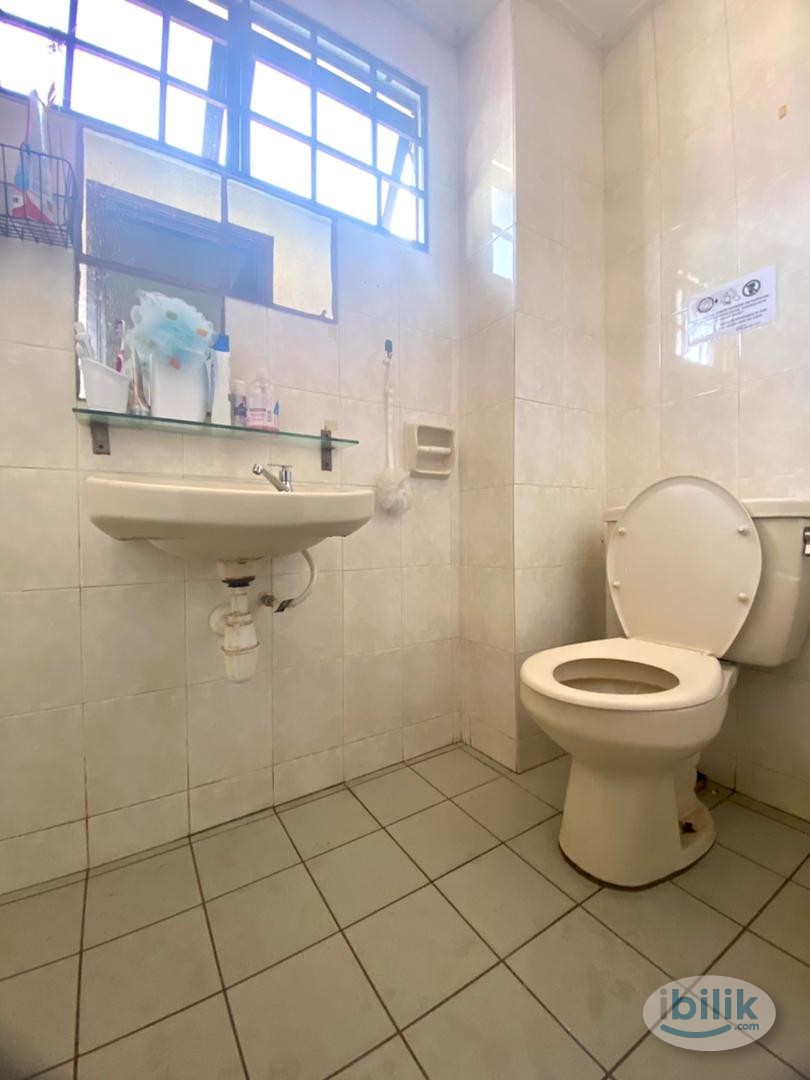 NO DEPOSIT - Middle room for rent at BU 11/7 – PRIVATE BATHROOM ONLY SHARE WITH ROOM BESIDE (QUEEN BED) – PETALING JAYA - Image 2