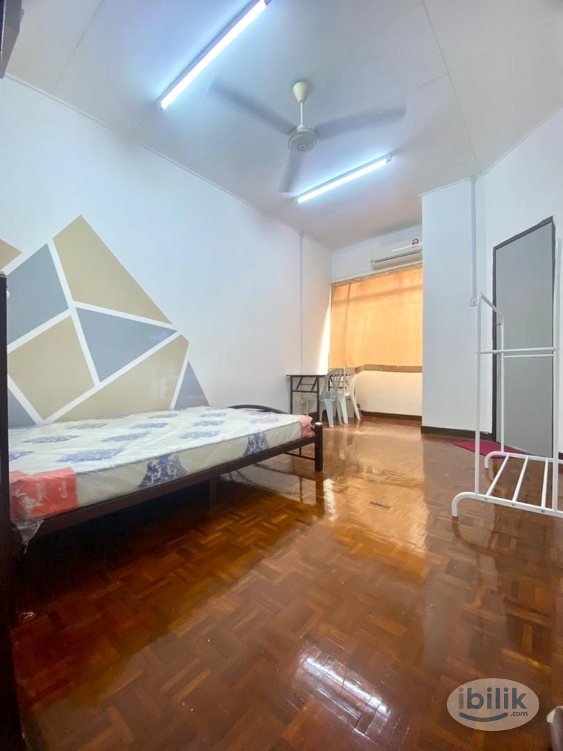 0% DEPOSIT - Middle room for rent at BU 4/11 – PRIVATE BATHROOM ONLY SHARE WITH ROOM BESIDE (QUEEN BED) – PETALING JAYA - Image 1