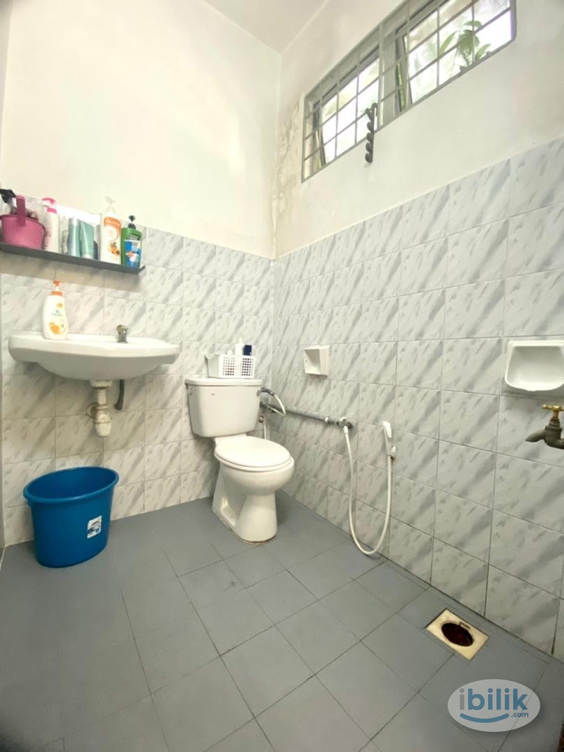 0% DEPOSIT - Middle room for rent at BU 4/11 – PRIVATE BATHROOM ONLY SHARE WITH ROOM BESIDE (QUEEN BED) – PETALING JAYA - Image 2
