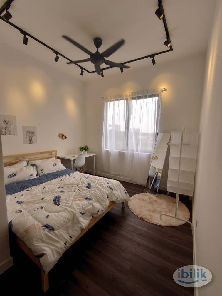 Middle Room at Shah Alam, Selangor - Image 1