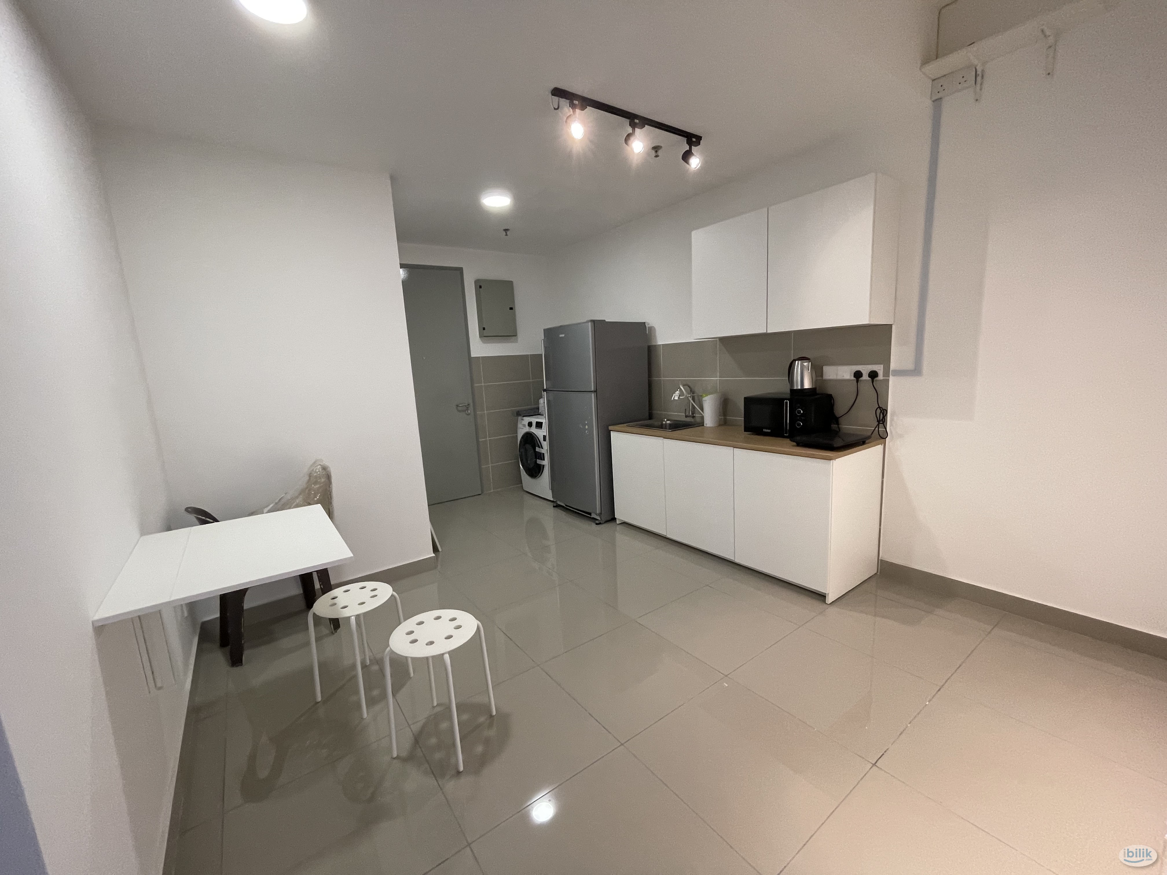 Middle Room at Shah Alam, Selangor - Image 2