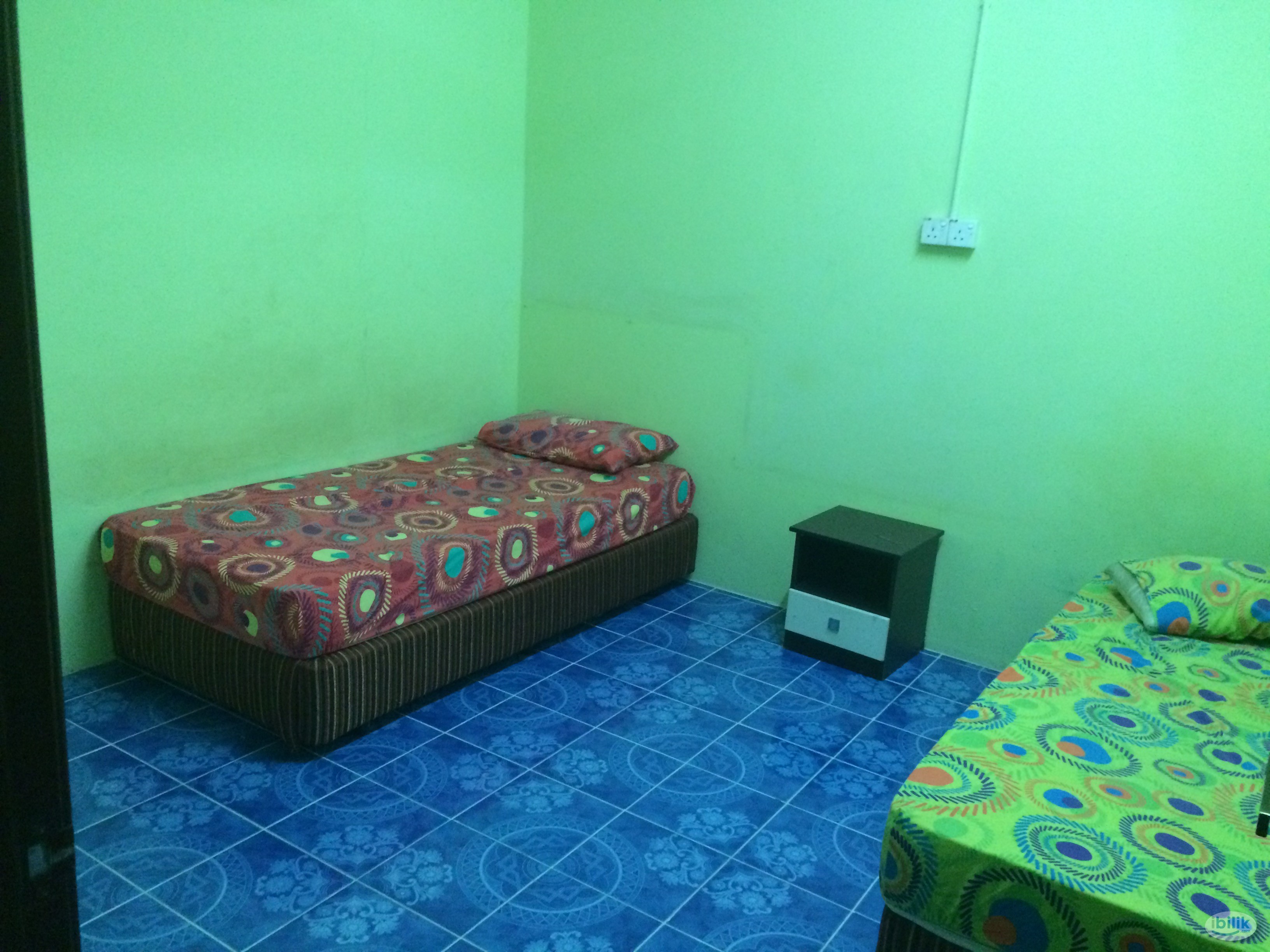 Middle Room at Dungun, Terengganu - Image 1