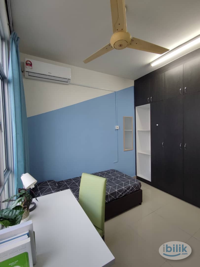 Middle Room at Cyberjaya, Selangor - Image 1