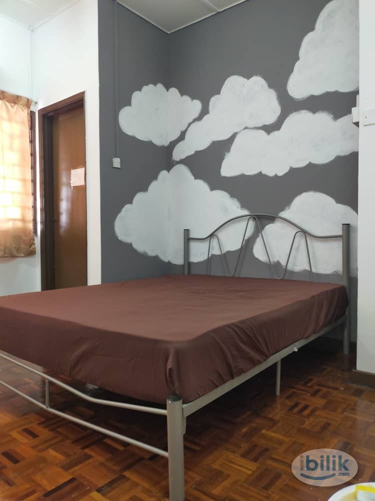 Free Deposit! Middle Room at Taman Bukit Desa, Taman Desa Near to Taman Connaught - Image 1