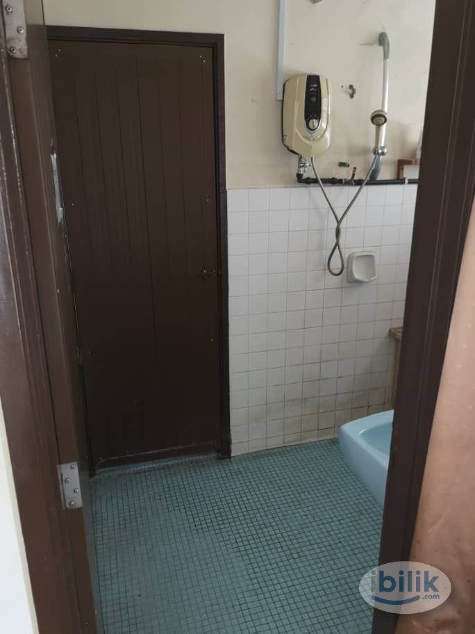 Free Deposit! Middle Room at Taman Bukit Desa, Taman Desa Near to Taman Connaught - Image 2