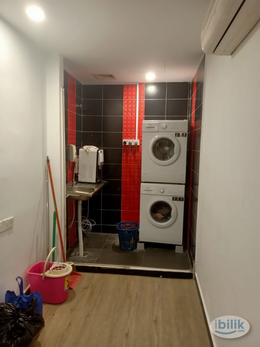 Middle Room at Subang Jaya, Shah Alam - Image 3
