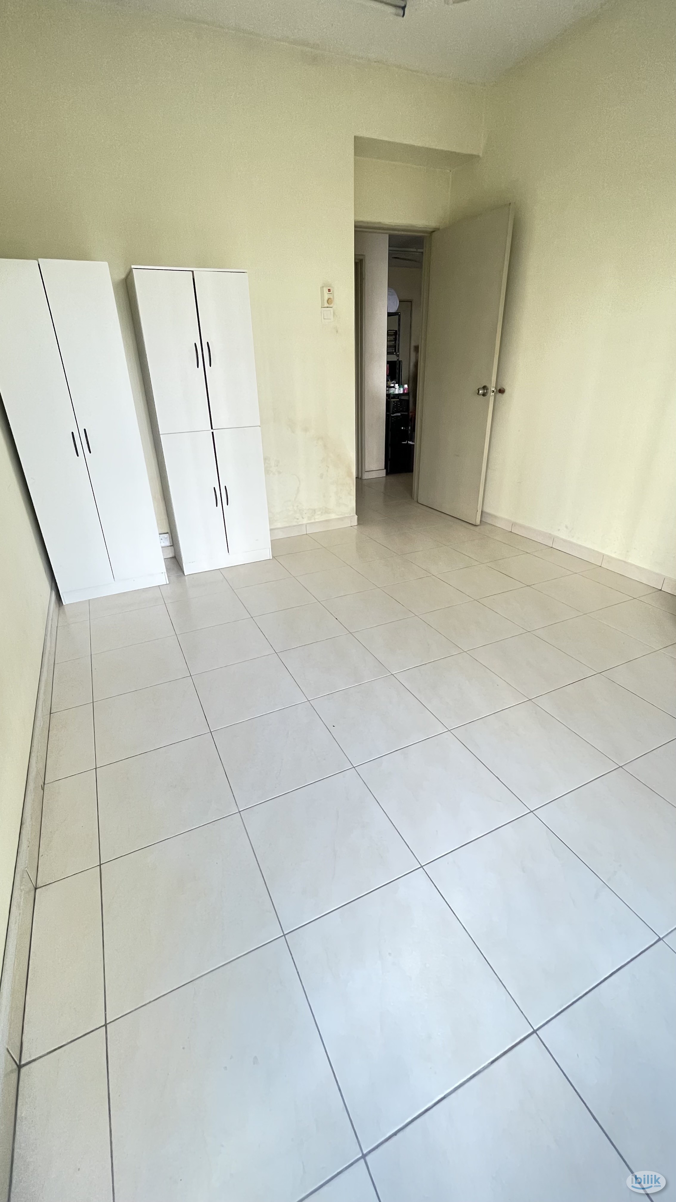 Semi-furnished Medium Room for Rent at Platinum Lake PV13, Setapak - Image 5