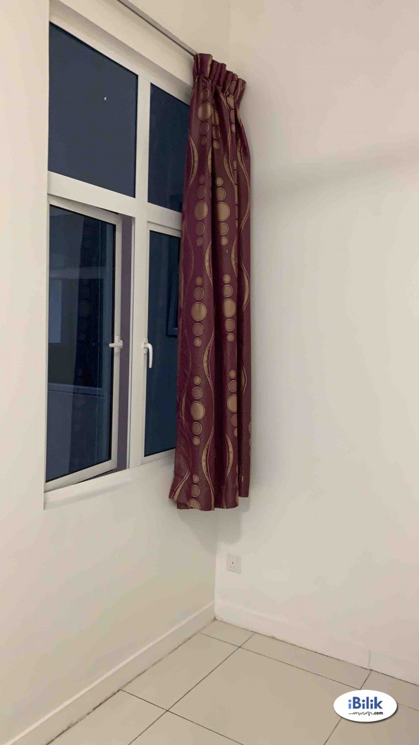 Middle Room at Skypod, Bandar Puchong Jaya - Image 3