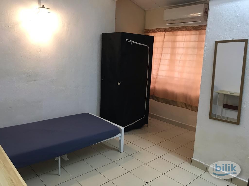 Free Deposit! Comfy Middle Room Rent at Putra Heights, Subang Jaya Near to LRT Station - Image 1