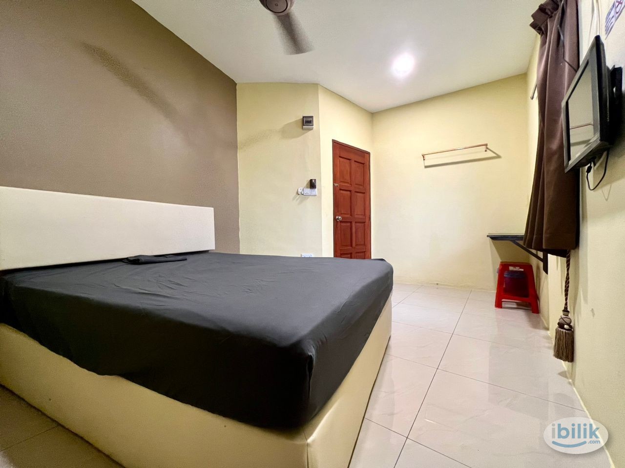 🕊️🦜EARLY BIRD PROMO ✨BIG BIG Master Room at Jalan Abad , Johor Bahru 🥰Move in Immediately❗ - Image 2