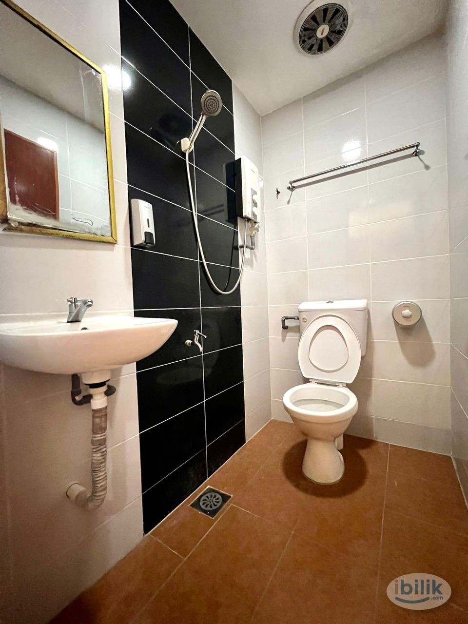 🕊️🦜EARLY BIRD PROMO ✨BIG BIG Master Room at Jalan Abad , Johor Bahru 🥰Move in Immediately❗ - Image 4
