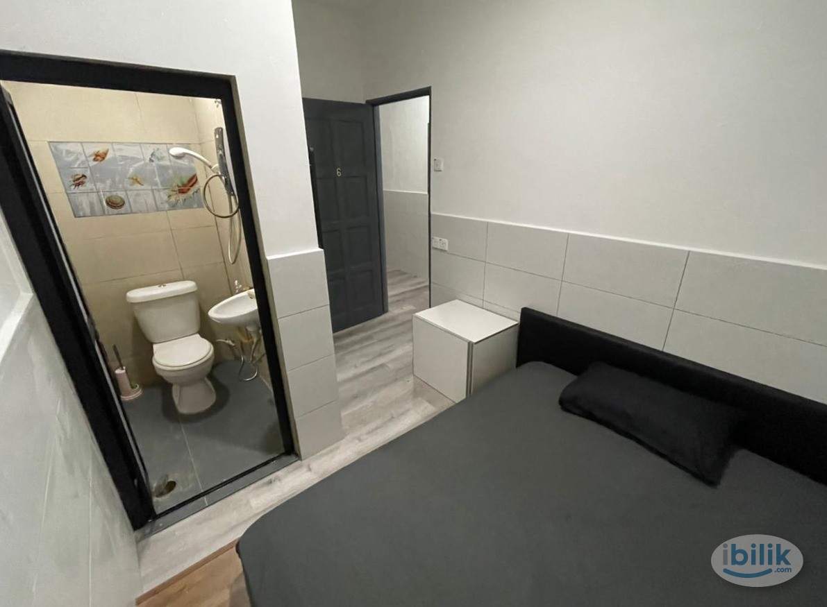 📌[ RM 300 Booking Fees ] ⭐Superb Comfy Master Room located at Johor Bahru, Johor 🌸 - Image 2