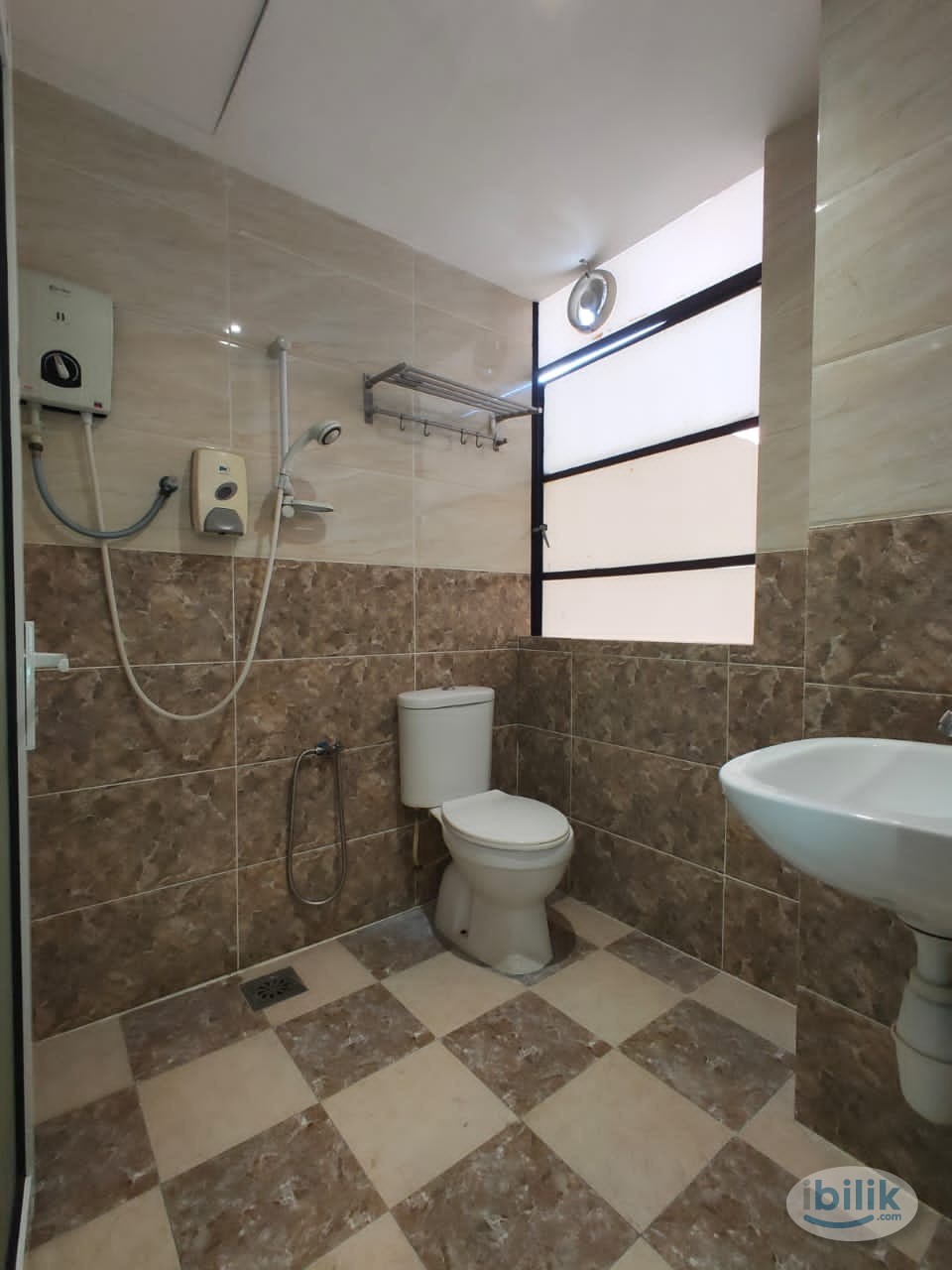 Q Inn Hotel in PJS 8, Bandar Sunway! Accept for Daily Basis or MONTHLY! Near to Mentari MRT Station - Image 2
