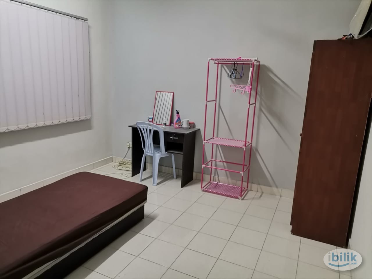 Medium Room at SuriaMas, Bandar Sunway, Private Toilet ( Selling Fast !!!) - Image 4