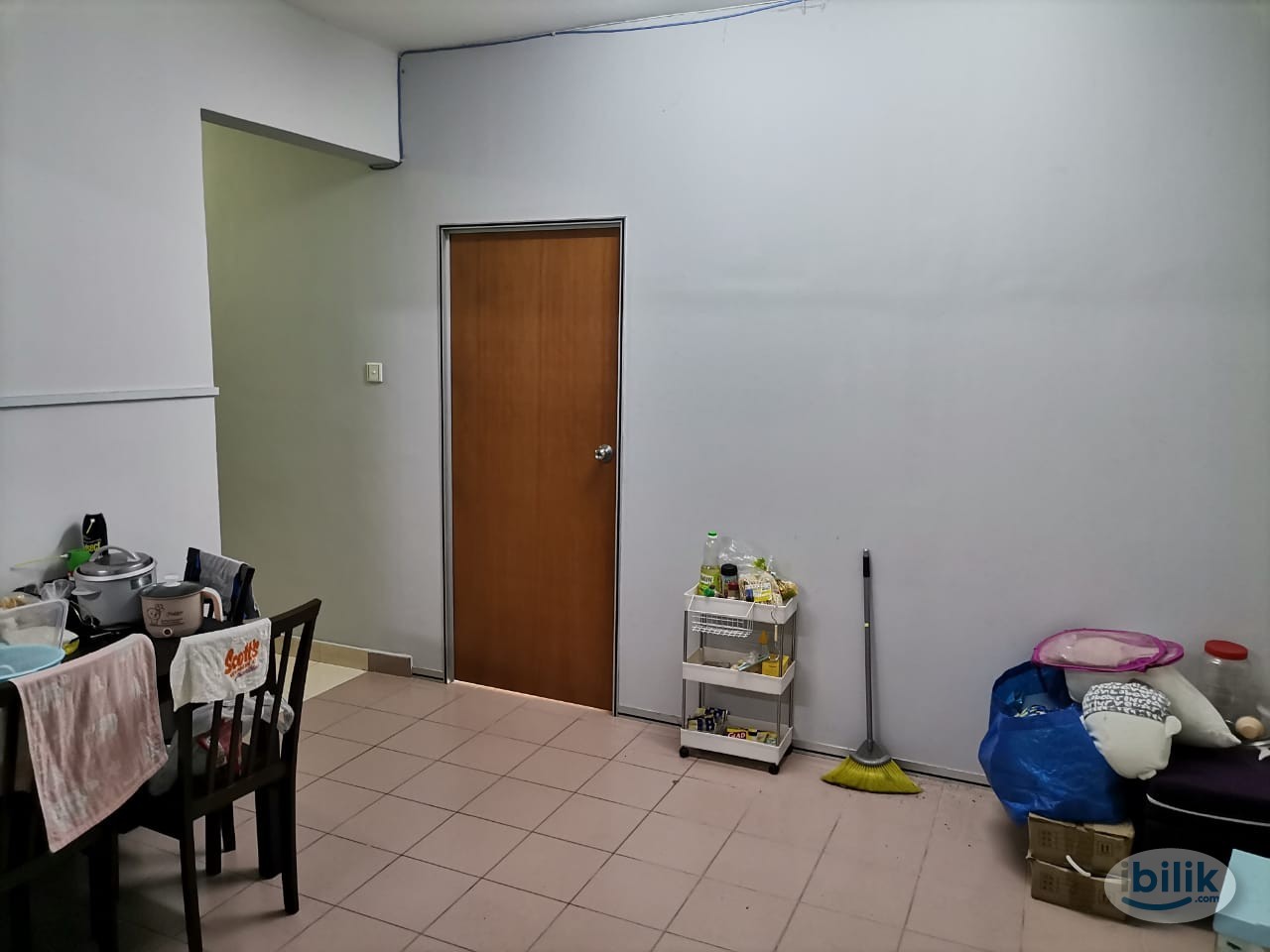Medium Room at SuriaMas, Bandar Sunway, Private Toilet ( Selling Fast !!!) - Image 5