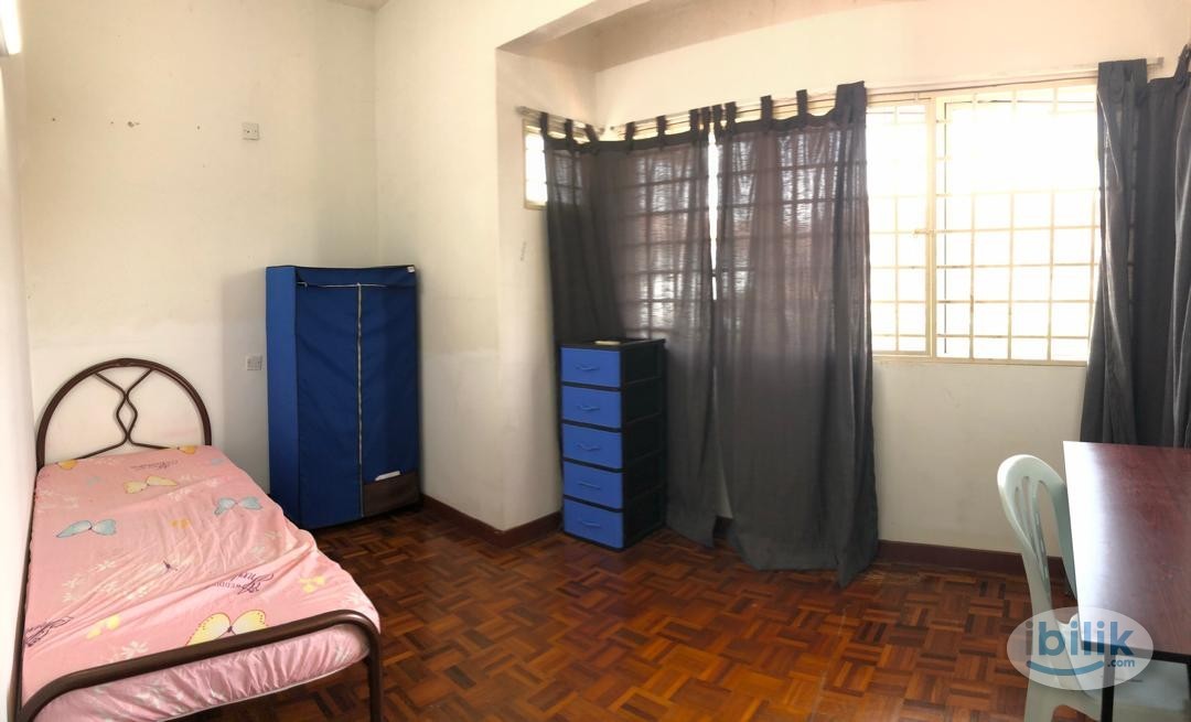 Middle Room at Kota Damansara, Petaling Jaya - Image 1