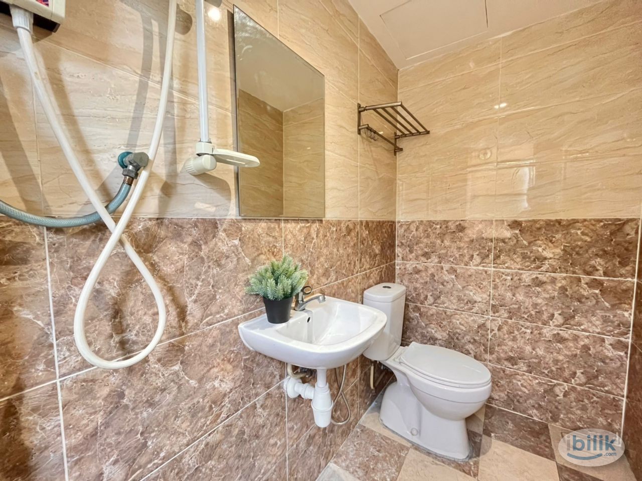 CHEAP RENTAL - NEWLY RENOVATED HOTEL STYLE FOR RENT Q INN (WALKING DISTANCE TO SUNWAY PYRAMID - PJ Seapark / Kelana Jaya - Image 2