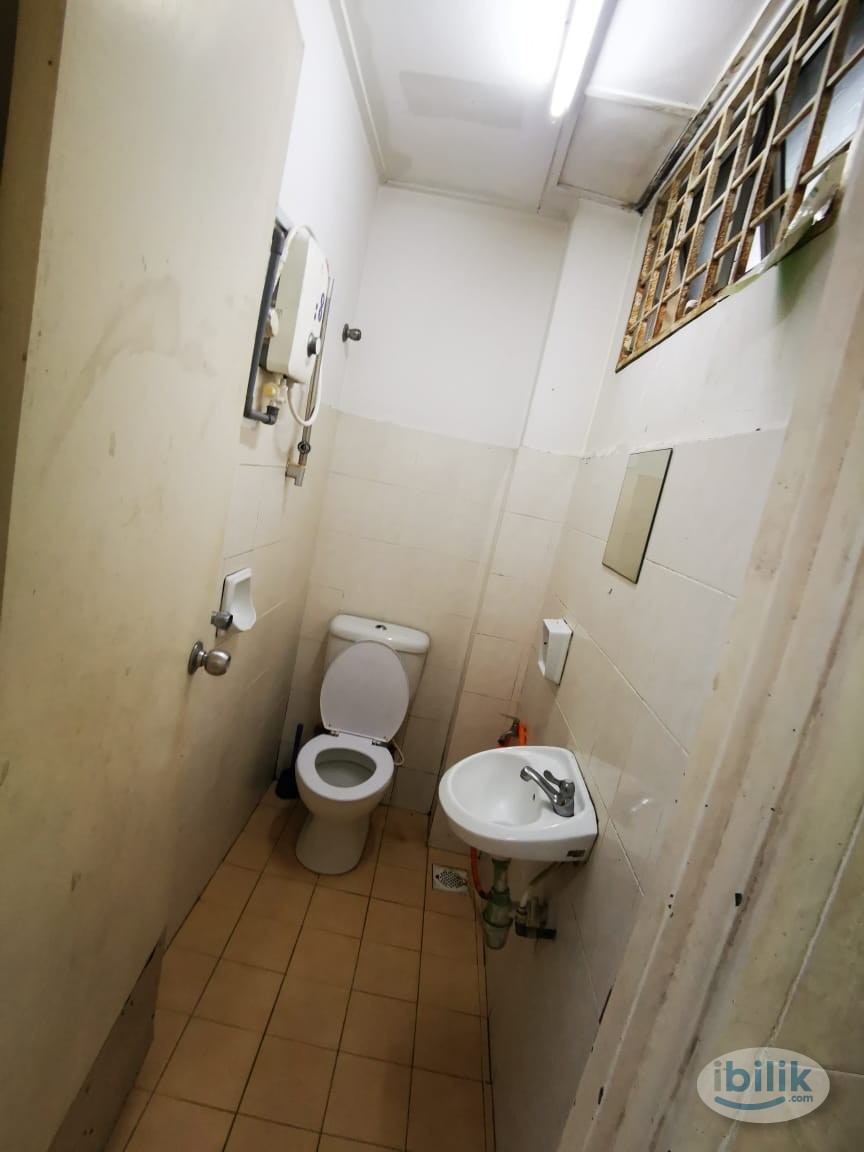 Single Room at Kota Damansara, Petaling Jaya - Image 3