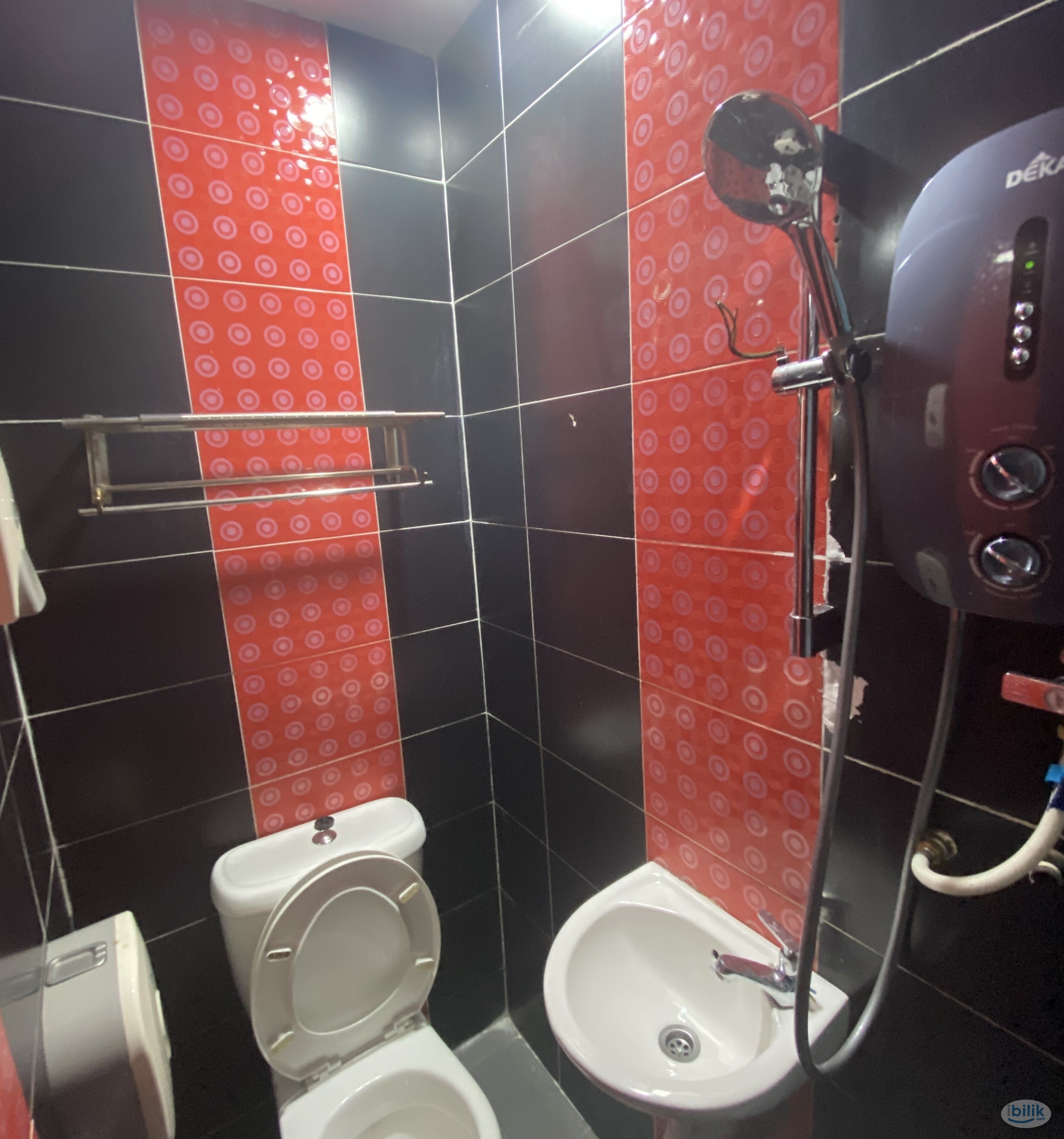 Only  🚶🏼 to Kelana Jaya LRT 🚂 Room for Rent at SS4 Kelana Jaya - Image 2