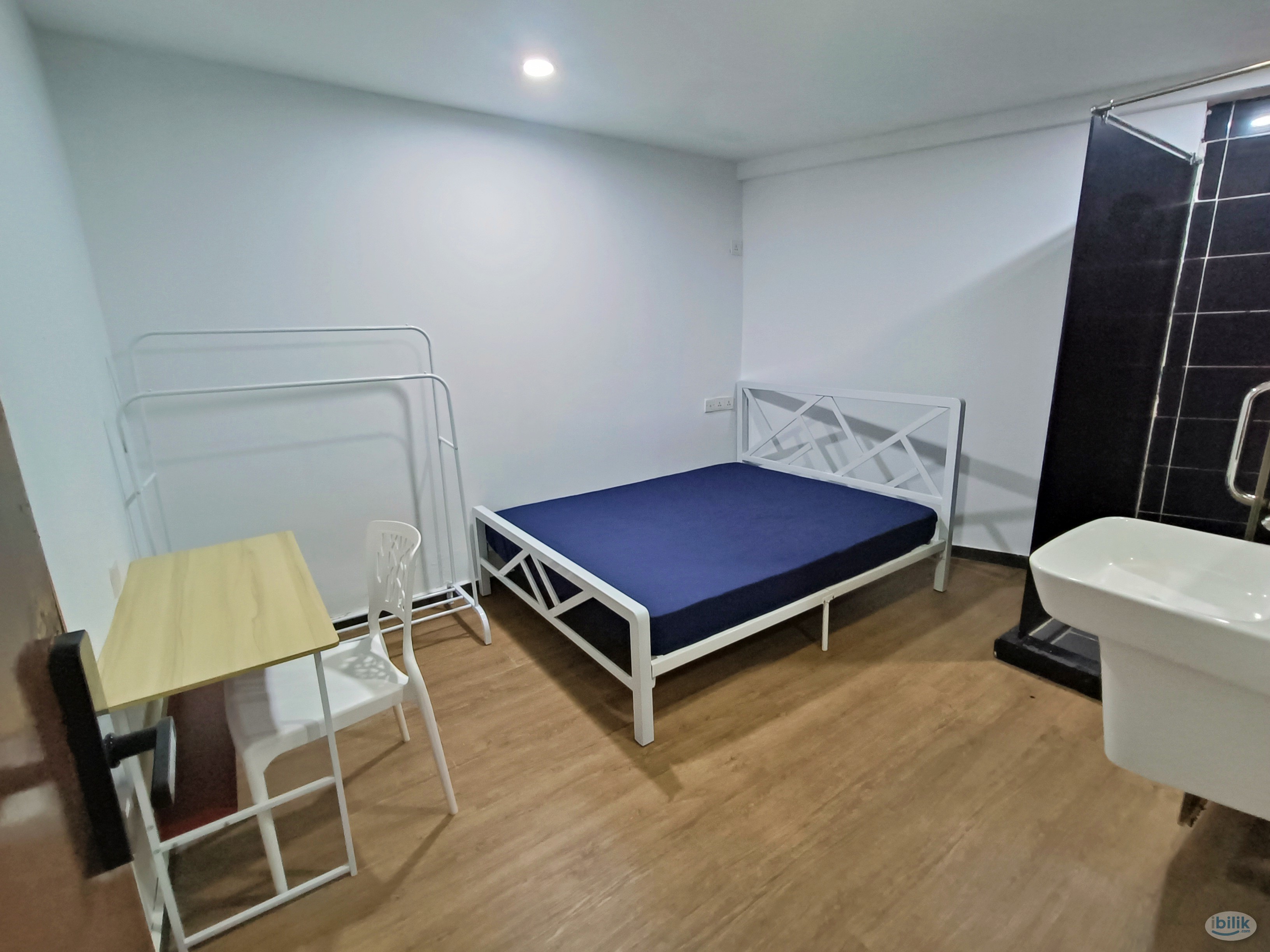 🎈Spacious Co-Living Room🎈attach Private Toilet for Rent at SS 4 near to LRT Kelana Jaya - Image 4