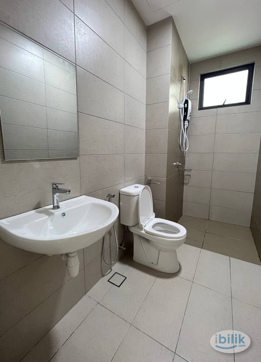 Superior Room at Rumbia Residence, Bandar Sri Permaisuri, Cheras - Image 3