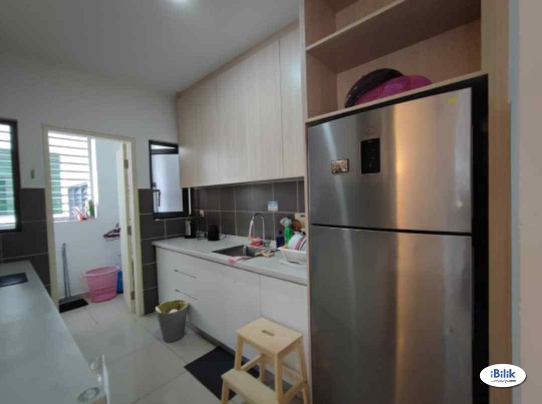 Master Room at Lakeville Residence, Jalan Ipoh - Image 2