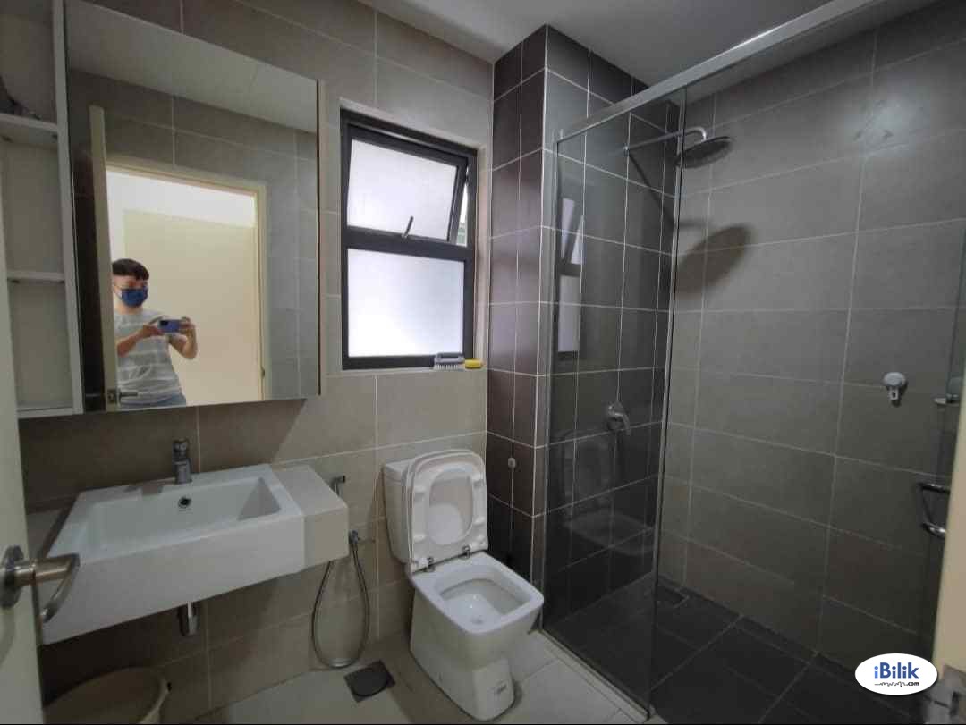 Master Room at Lakeville Residence, Jalan Ipoh - Image 3