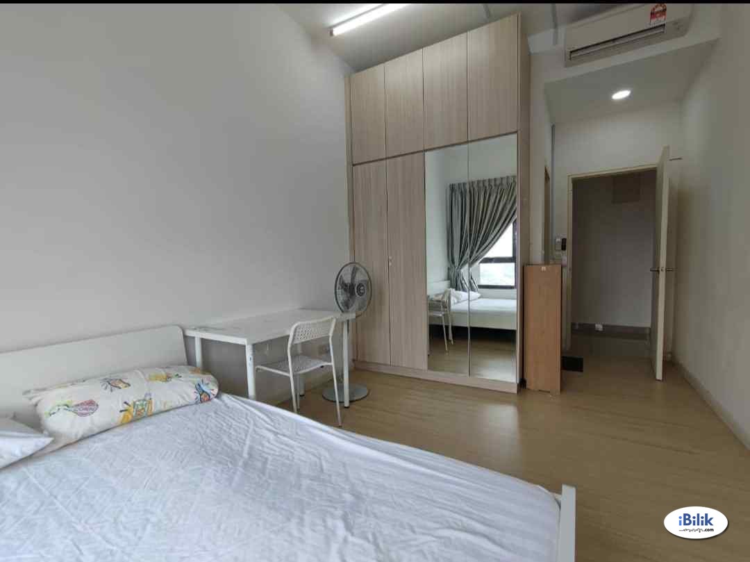Master Room at Lakeville Residence, Jalan Ipoh - Image 4