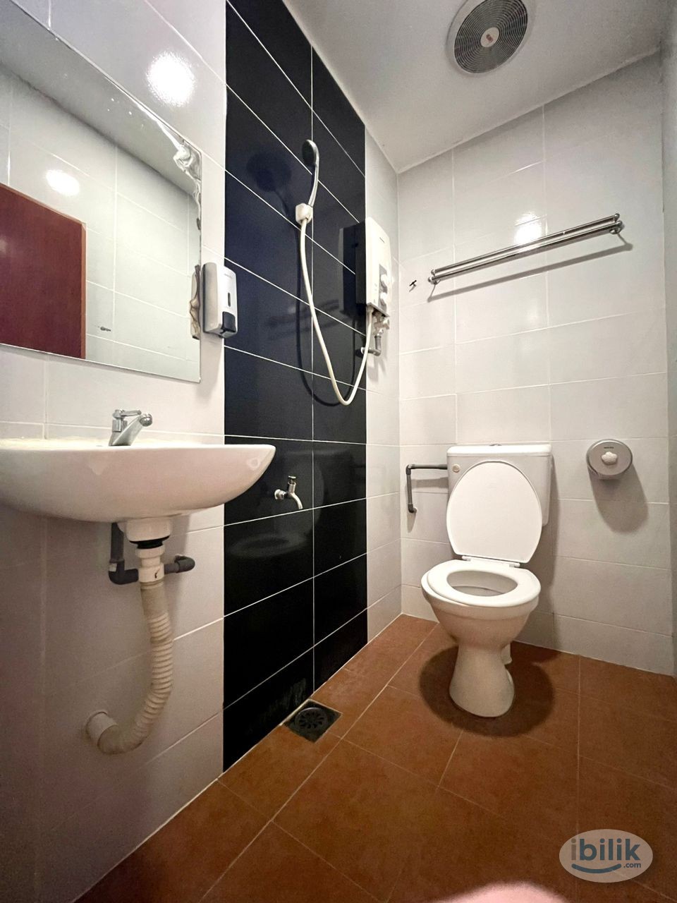 🌈🚩[ LOW DEPOSIT ] ⭐CoLiving-Master Room at Taman Century Garden super travelable  CIQ / JB Central 🚩🚩 - Image 3