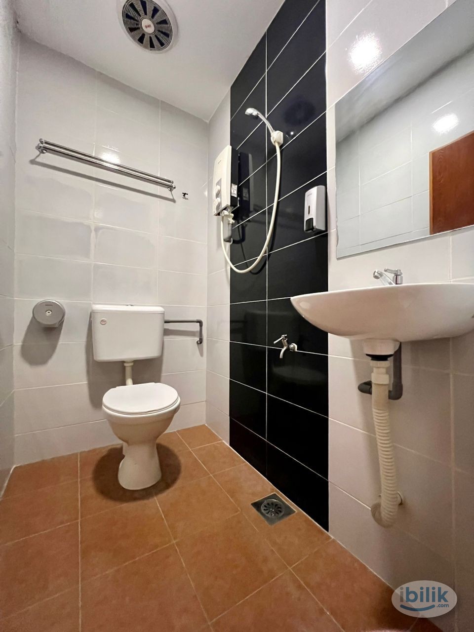 🌈🚩[ LOW DEPOSIT ] ⭐CoLiving-Master Room at Taman Century Garden super travelable  CIQ / JB Central 🚩🚩 - Image 4