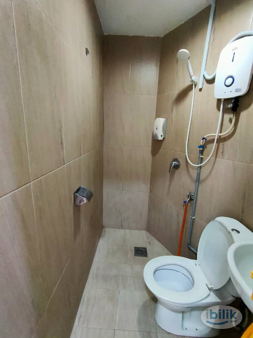 SIngle Room Available in Bandar Puchong Jaya walk to LRT Station - Image 3