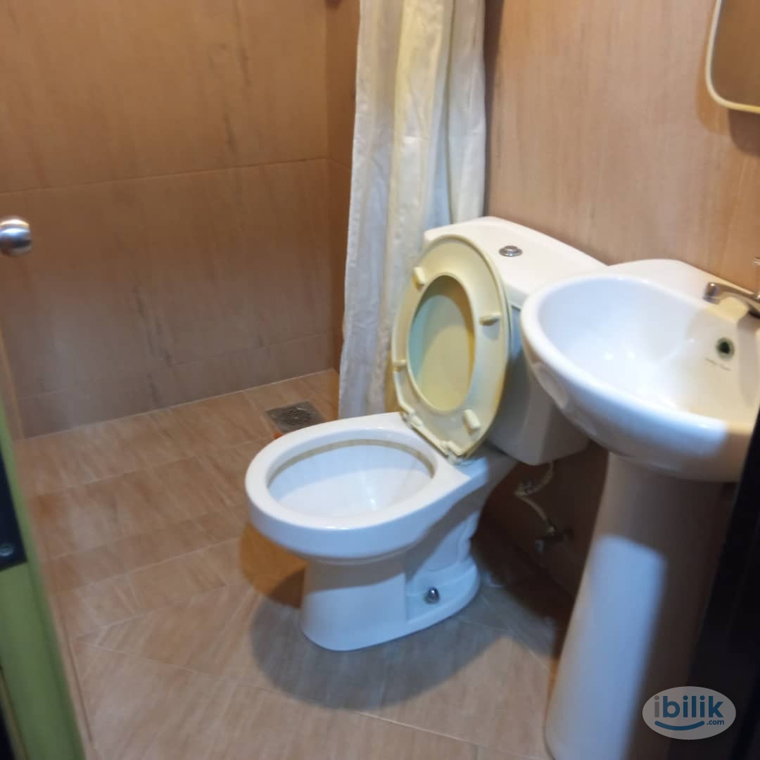 Looking for Room near IOI mall Puchong ❓ Room attach Private Toilet at Bandar Puchong Jaya - Image 1