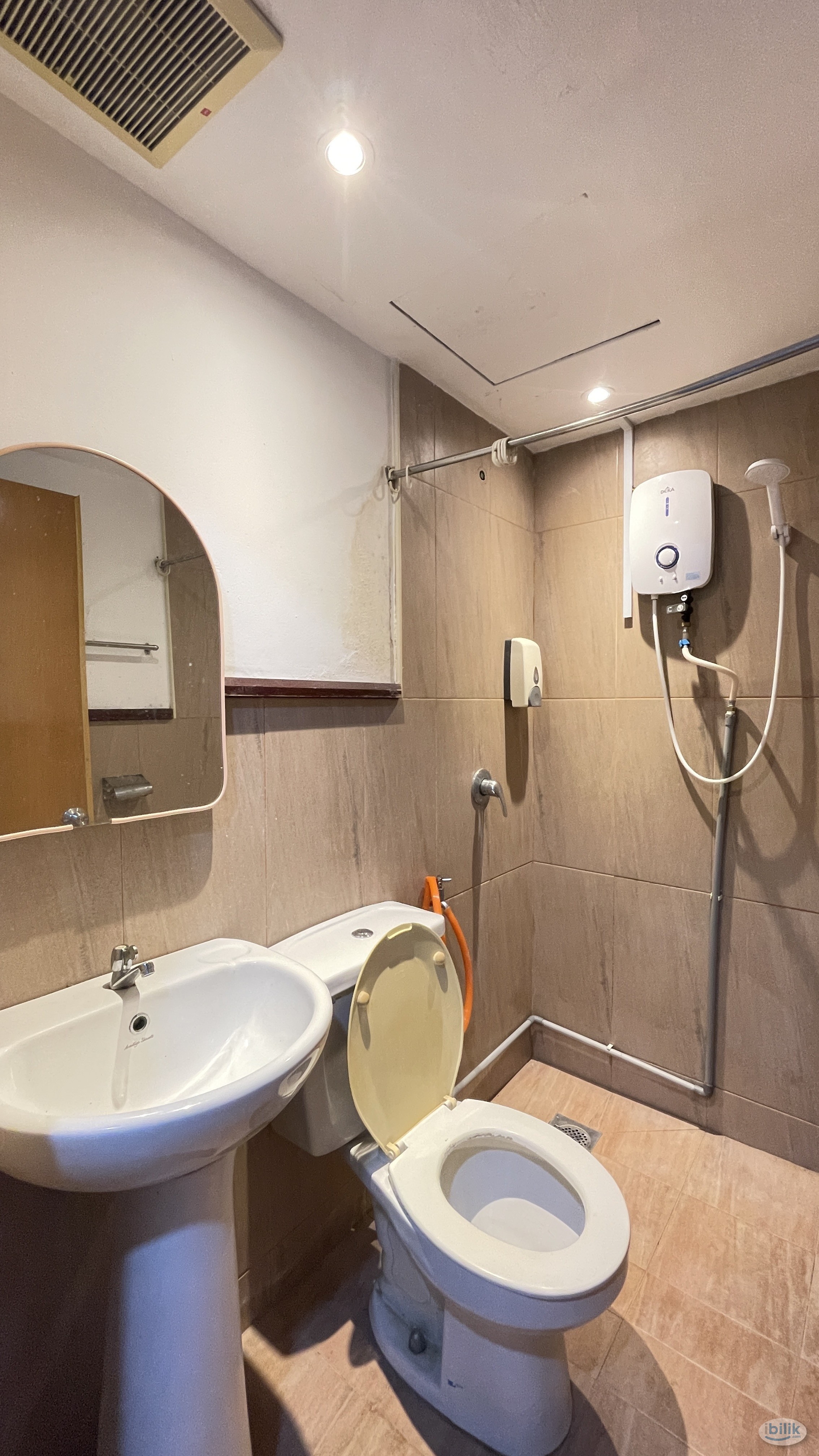 6 mins walk to IOI mall Puchong 🚄 Room at Bandar Puchong Jaya - Image 4