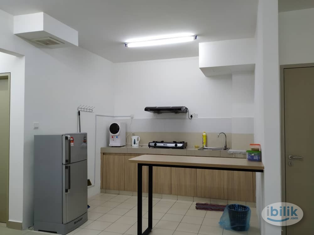 Middle Room at Pacific Place, Ara Damansara - Image 2