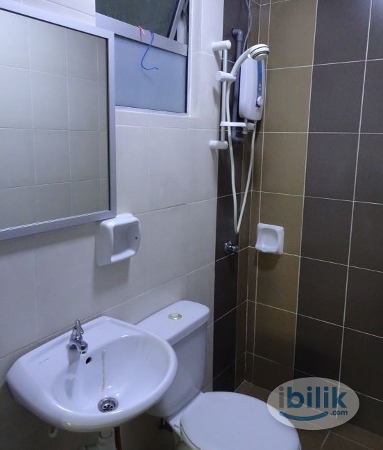 Single Room at Taman Serdang Raya, Seri Kembangan - Image 3