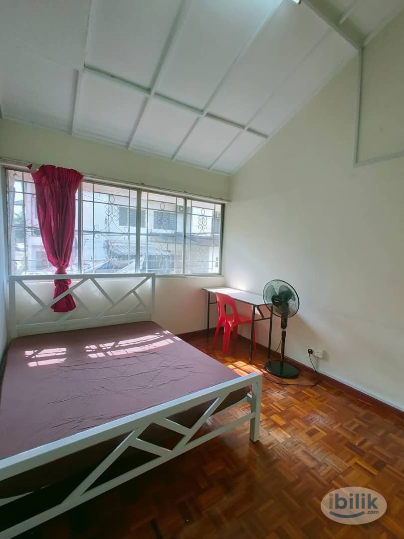 One Month Deposit ❗ Room for Rent in Damansara Kim - Image 1
