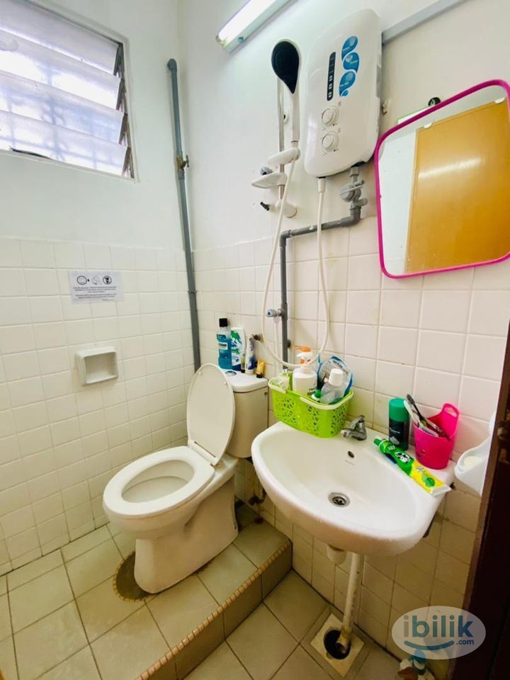 Just a walk to Starling Mall 📍 Single Room Rent in Damansara Utama, Petaling Jaya - Image 2