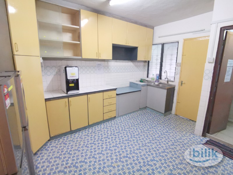 Room for Rent Available in Damansara Utama, Petaling Jaya - Image 4