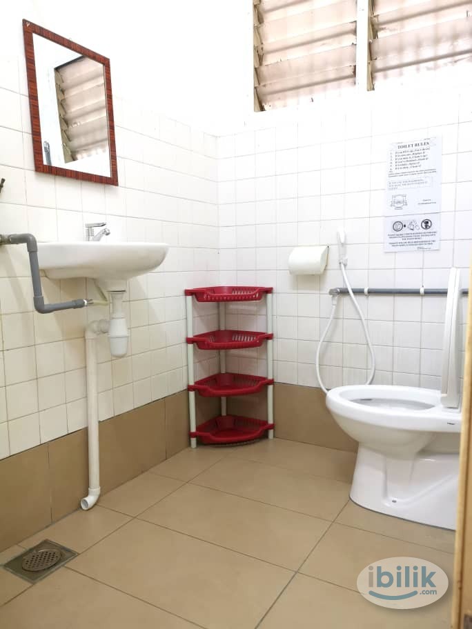 Low Deposit ❗ Middle Room Rent in Damansara Jaya Near to ATRIA Shopping Mall - Image 4