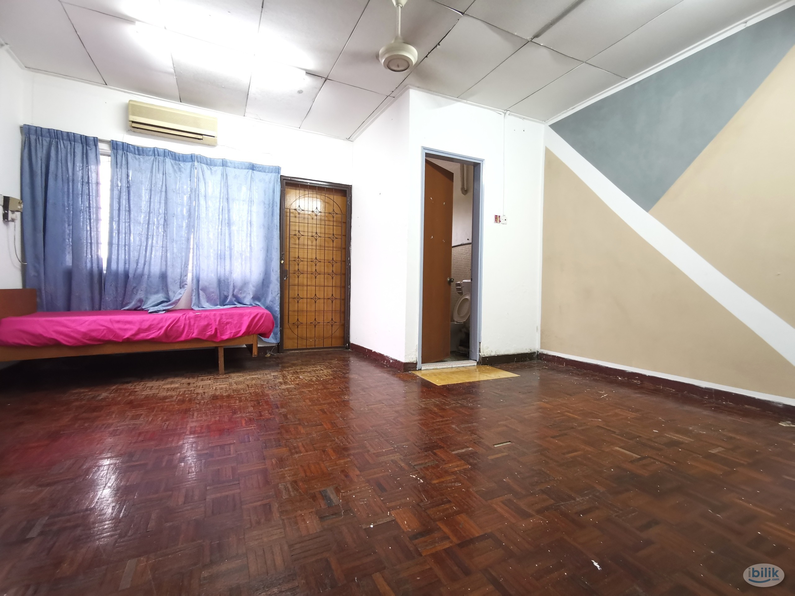 Low  Deposit ❗ Master Room Rent in Damansara Jaya, Petaling Jaya Near ATRIA Shopping Mall - Image 1